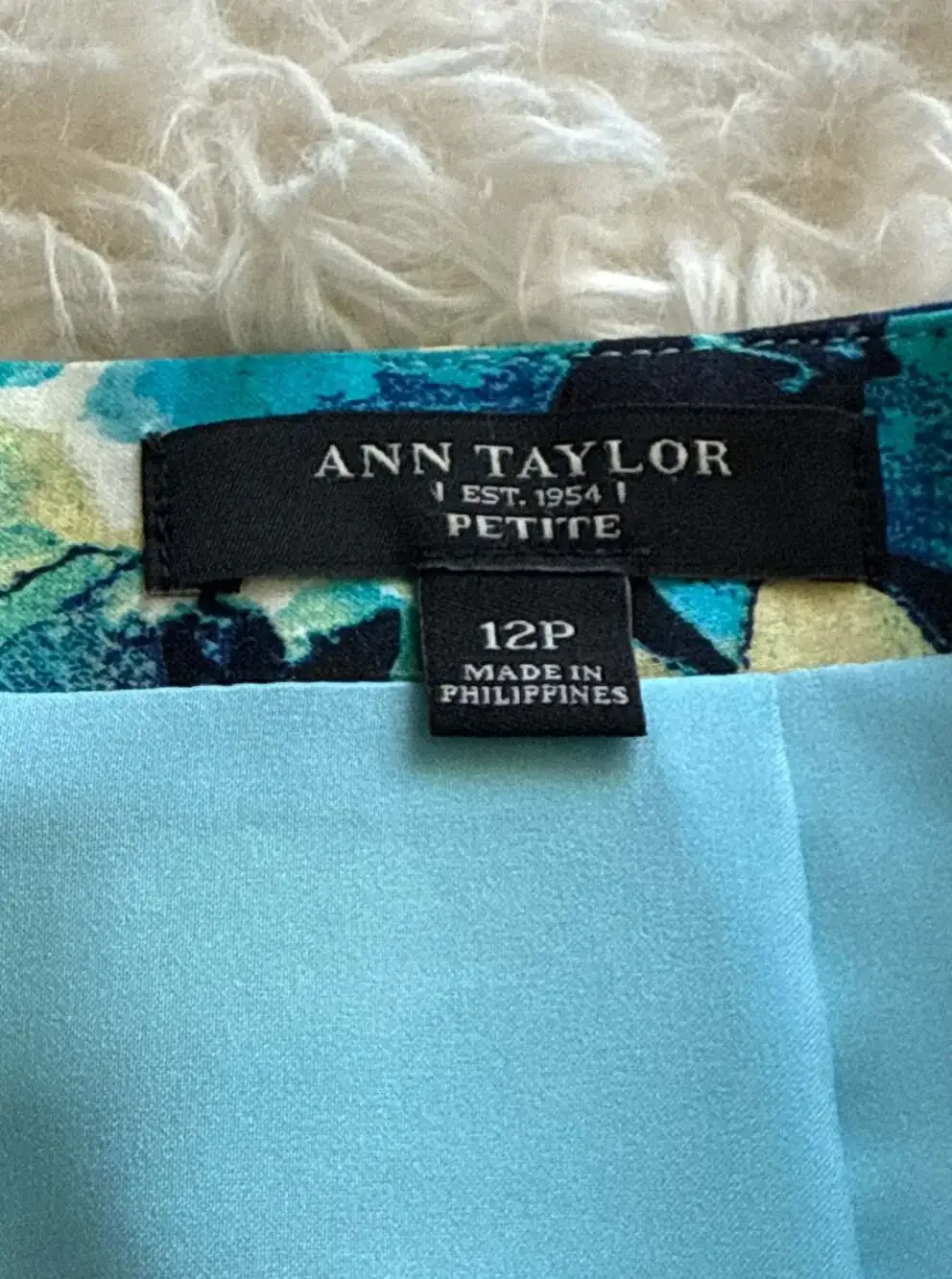 Ann Taylor Blue and Teal Floral Pencil Skirt 12 Petitie‎